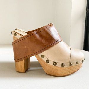 Woodies by Jeffrey Campbell Beige Colorblock Wood Sole High Heel Clogs 6M